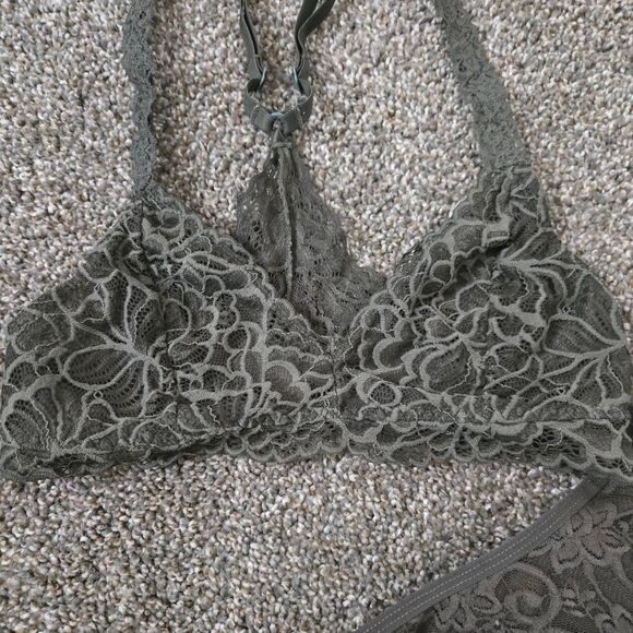 Women's Green Lace Halter Criss Cross Back Set of Two Bralette Bra Small - Picture 2 of 5